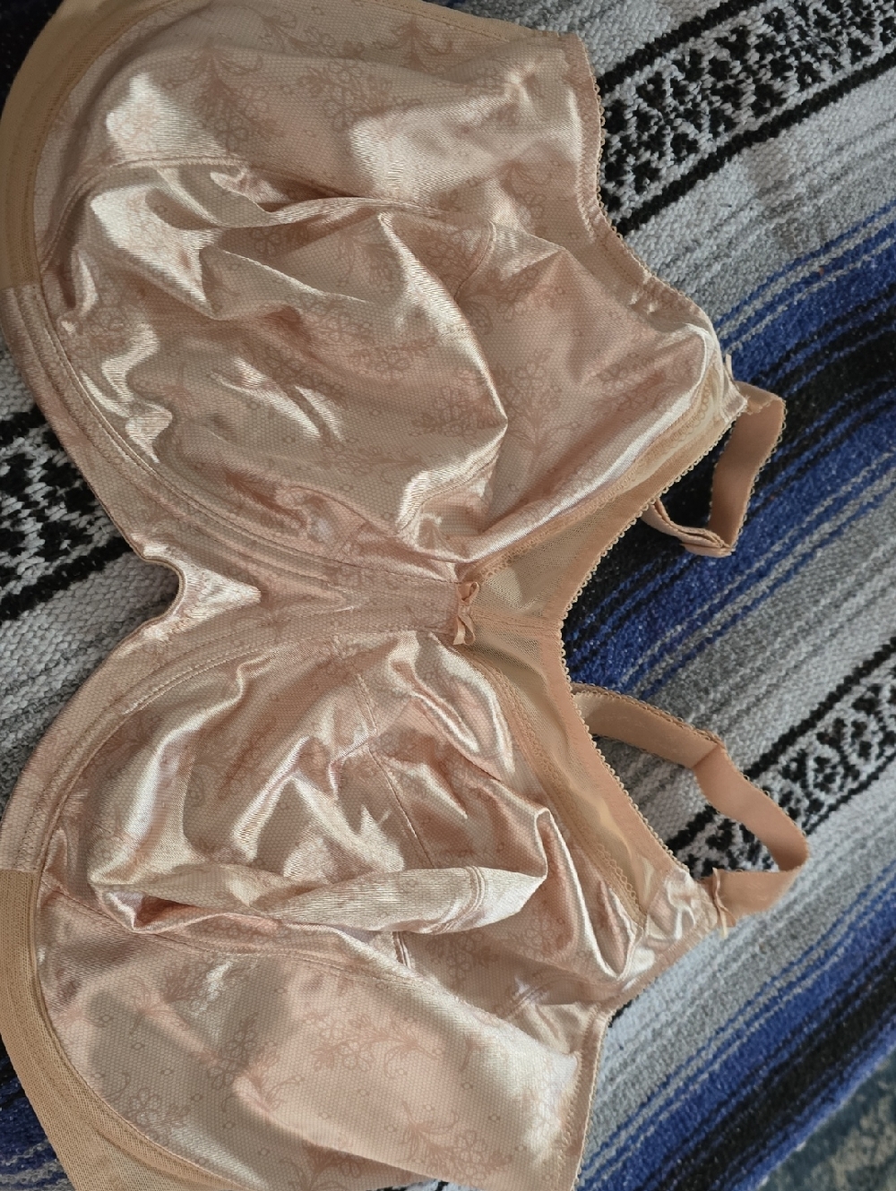 Women’s Seamless Light Peach Full-Coverage Bra